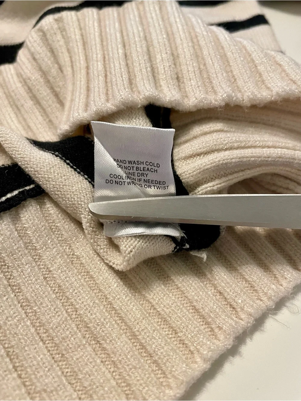 Evereve Harlow Black & Ivory Striped Crewneck Sweater w Faux Suade sleeves